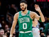 九游体育-包含塔图姆连续五场比赛得分超过挺进下一轮，美国队挑战极限！的词条